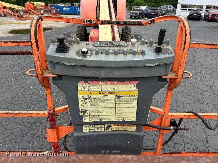 image for item FC2666 2005 JLG 600S boom lift