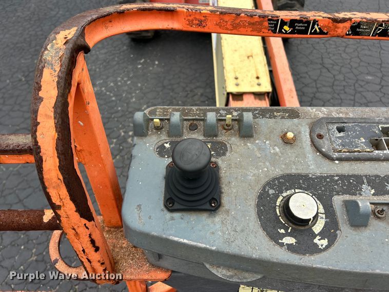 image for item FC2666 2005 JLG 600S boom lift