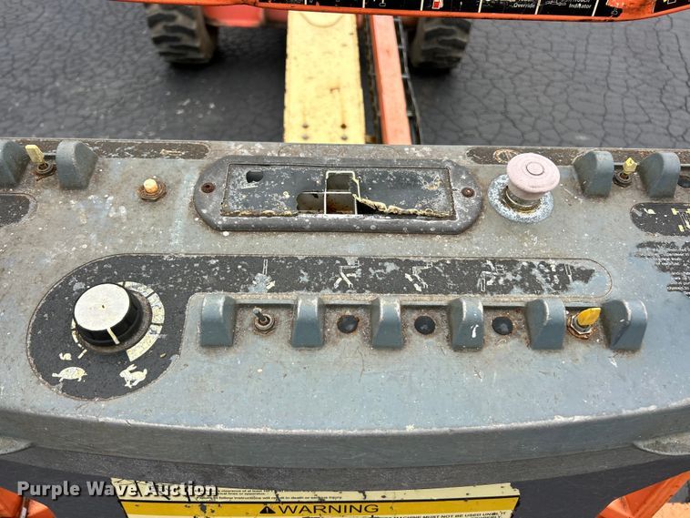 image for item FC2666 2005 JLG 600S boom lift