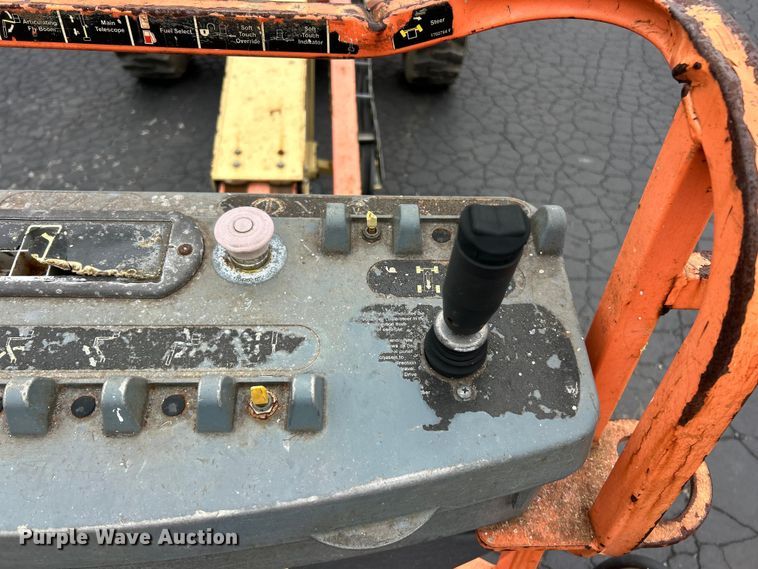 image for item FC2666 2005 JLG 600S boom lift