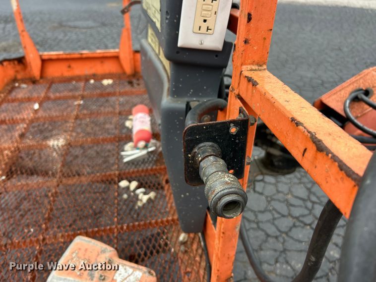 image for item FC2666 2005 JLG 600S boom lift