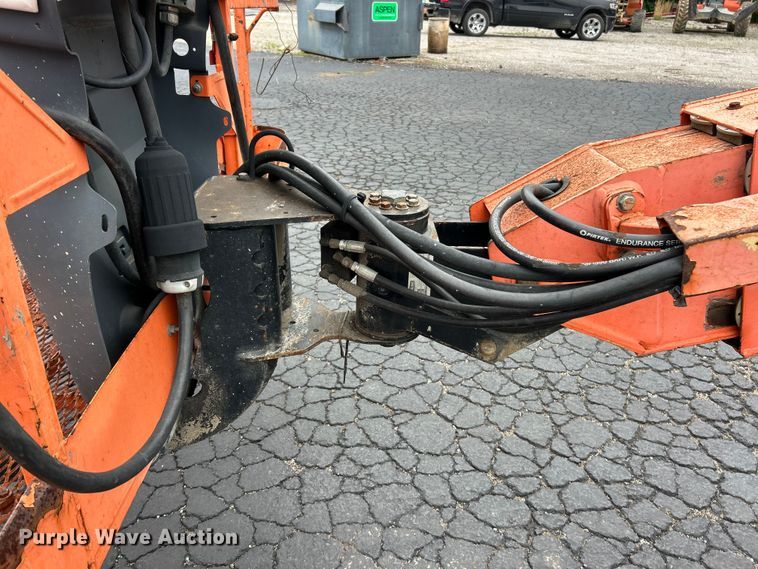 image for item FC2666 2005 JLG 600S boom lift