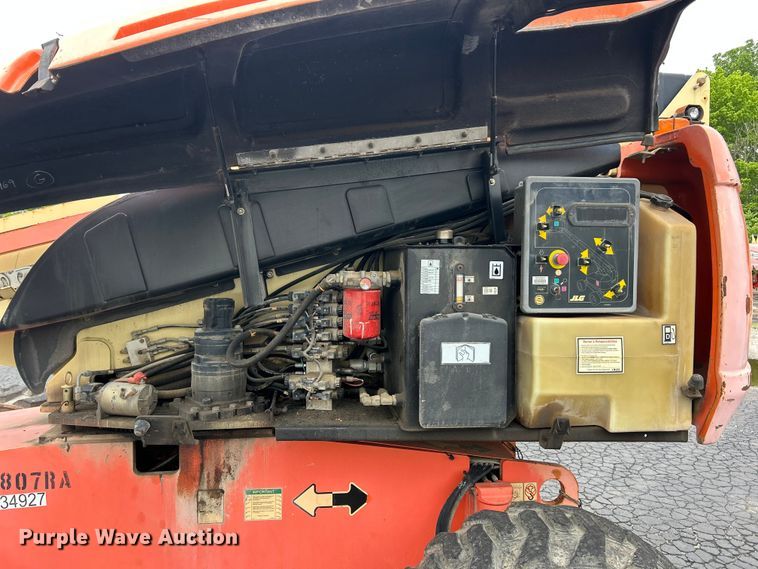 image for item FC2666 2005 JLG 600S boom lift