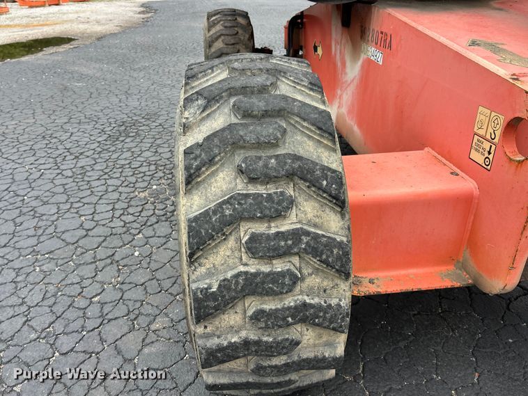image for item FC2666 2005 JLG 600S boom lift