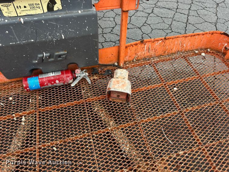 image for item FC2667 2005 JLG 660SJ boom lift