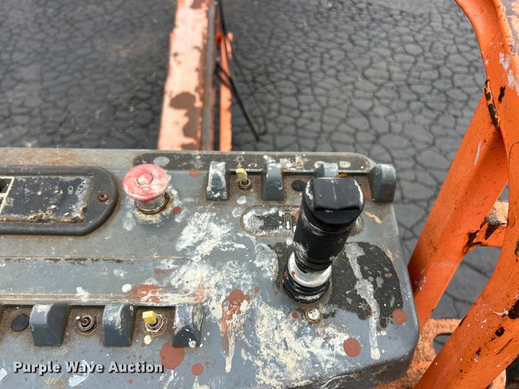 image for item FC2667 2005 JLG 660SJ boom lift