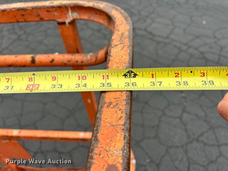 image for item FC2667 2005 JLG 660SJ boom lift