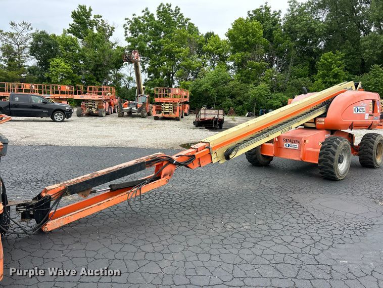 image for item FC2667 2005 JLG 660SJ boom lift