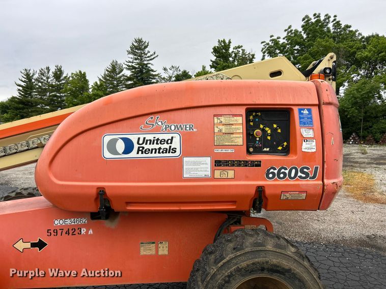 image for item FC2667 2005 JLG 660SJ boom lift