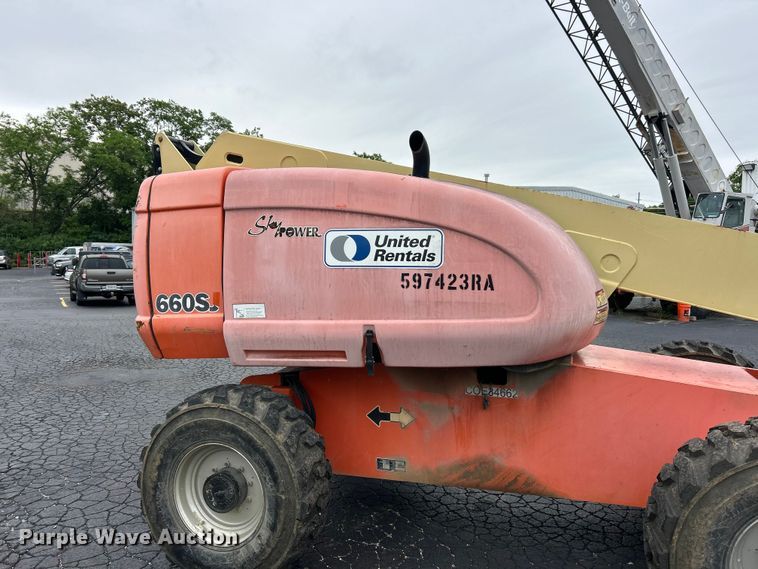 image for item FC2667 2005 JLG 660SJ boom lift