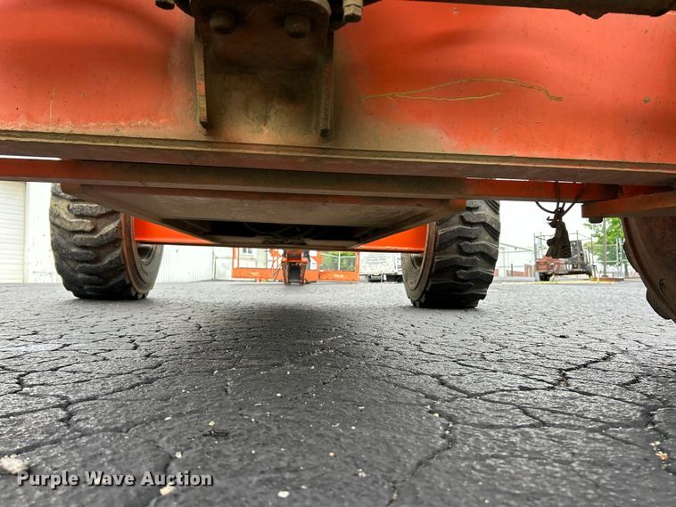 image for item FC2667 2005 JLG 660SJ boom lift
