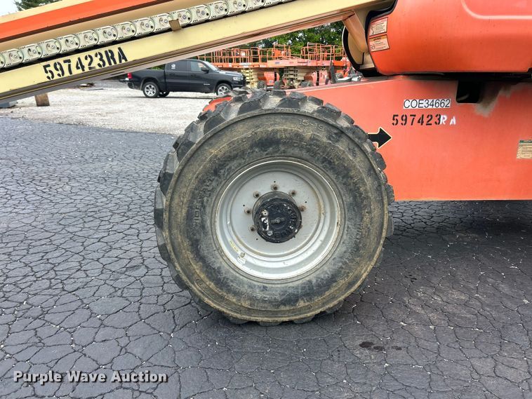 image for item FC2667 2005 JLG 660SJ boom lift