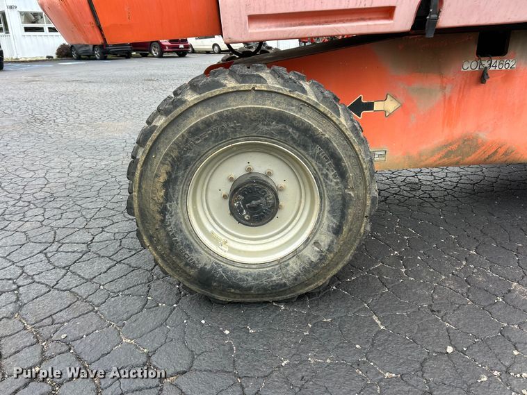 image for item FC2667 2005 JLG 660SJ boom lift
