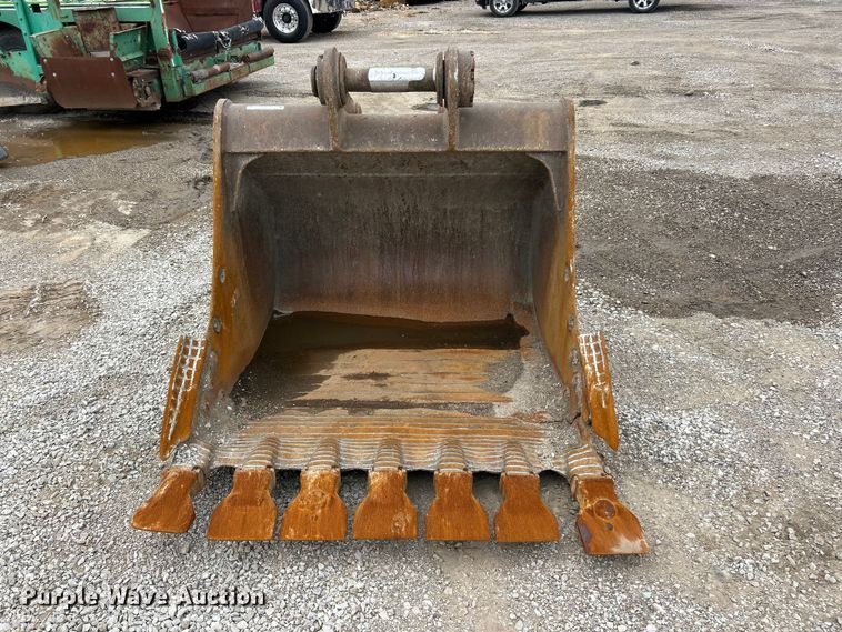 image for item FC2670 Caterpillar 60