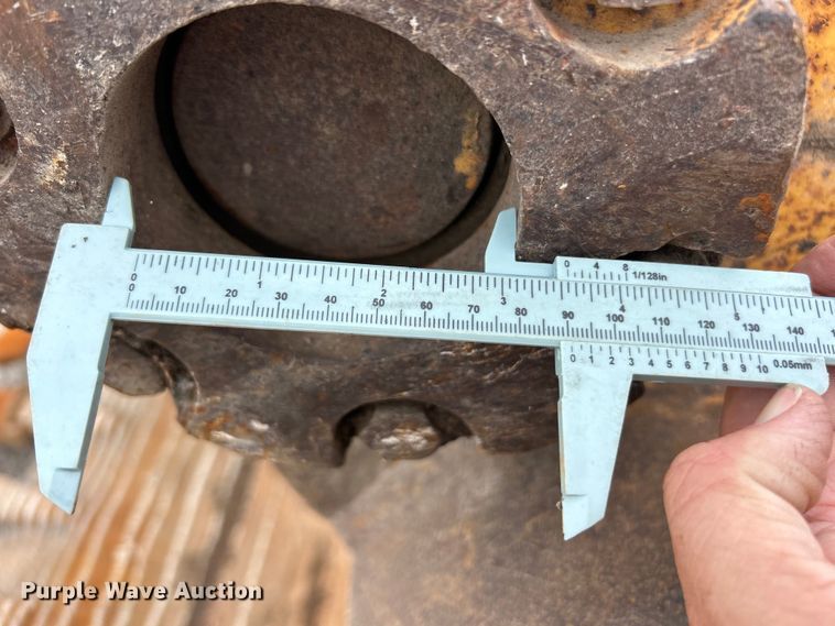 image for item FC2670 Caterpillar 60