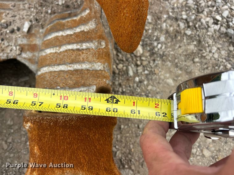 image for item FC2670 Caterpillar 60
