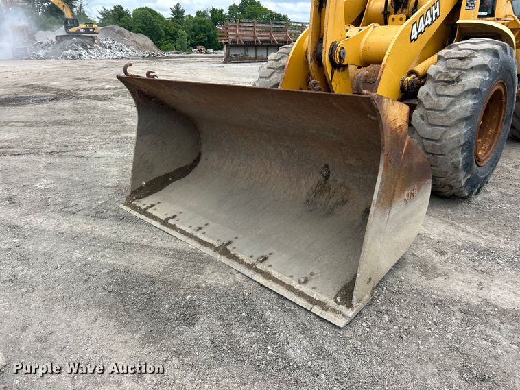 image for item FC2672 2000 John Deere 444H wheel loader