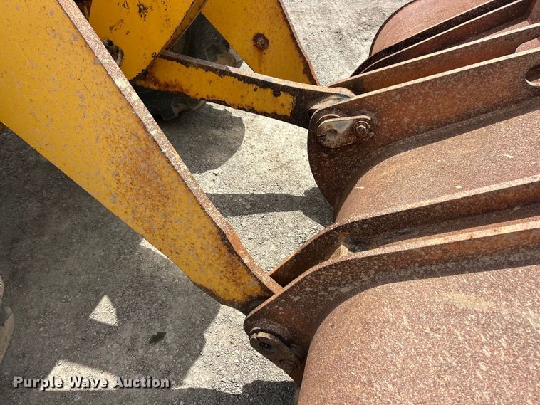 image for item FC2672 2000 John Deere 444H wheel loader