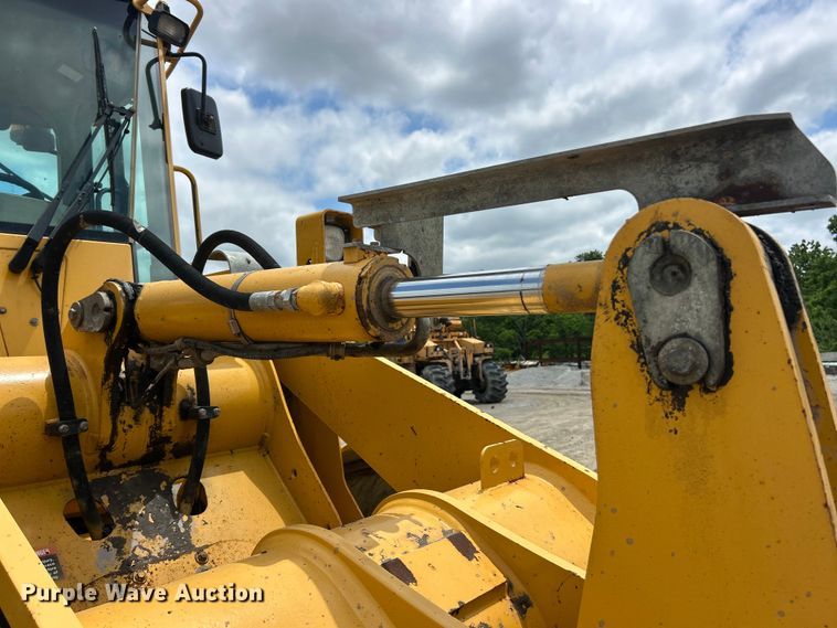 image for item FC2672 2000 John Deere 444H wheel loader