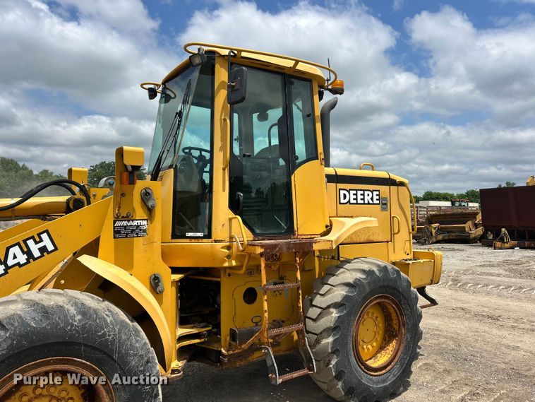 image for item FC2672 2000 John Deere 444H wheel loader