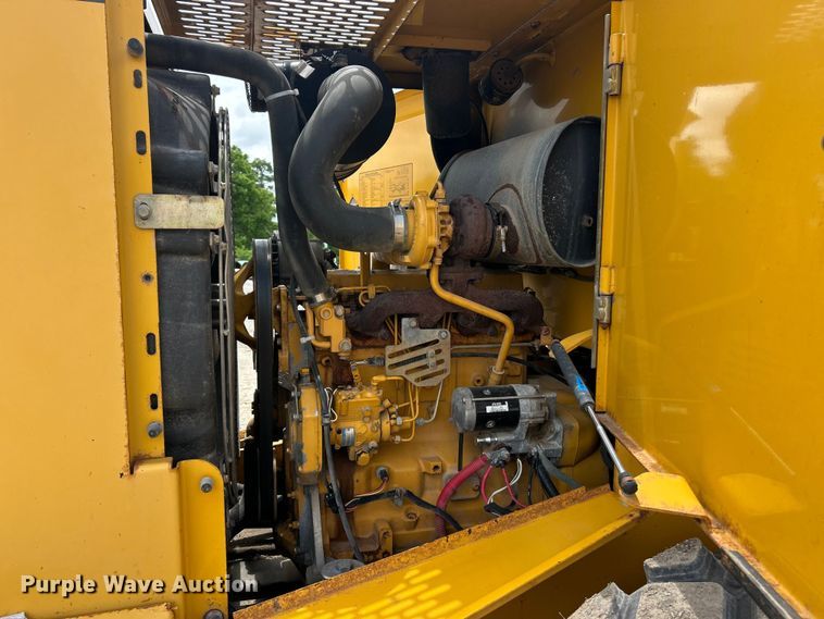 image for item FC2672 2000 John Deere 444H wheel loader