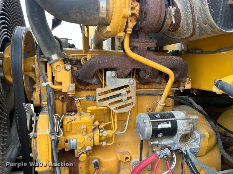 image for item FC2672 2000 John Deere 444H wheel loader