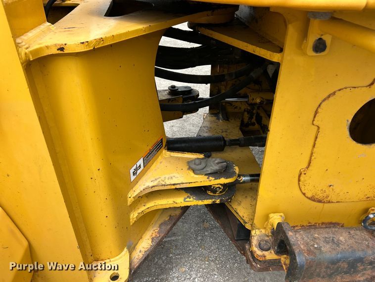image for item FC2672 2000 John Deere 444H wheel loader
