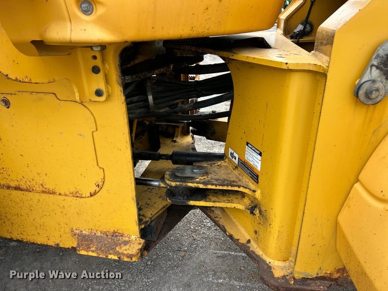 image for item FC2672 2000 John Deere 444H wheel loader