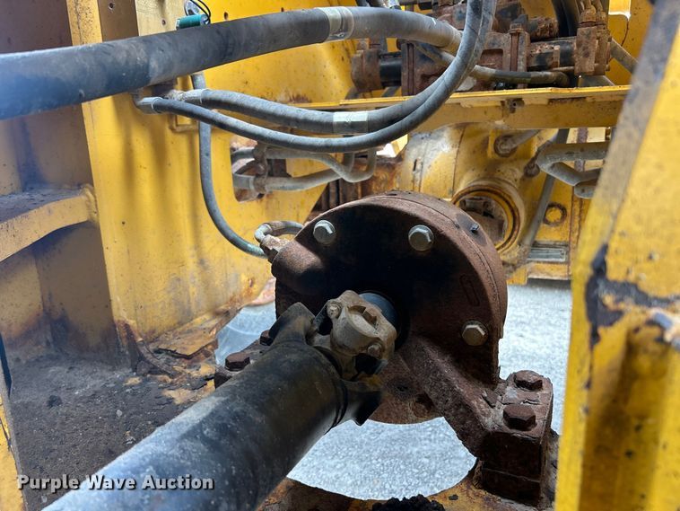 image for item FC2672 2000 John Deere 444H wheel loader