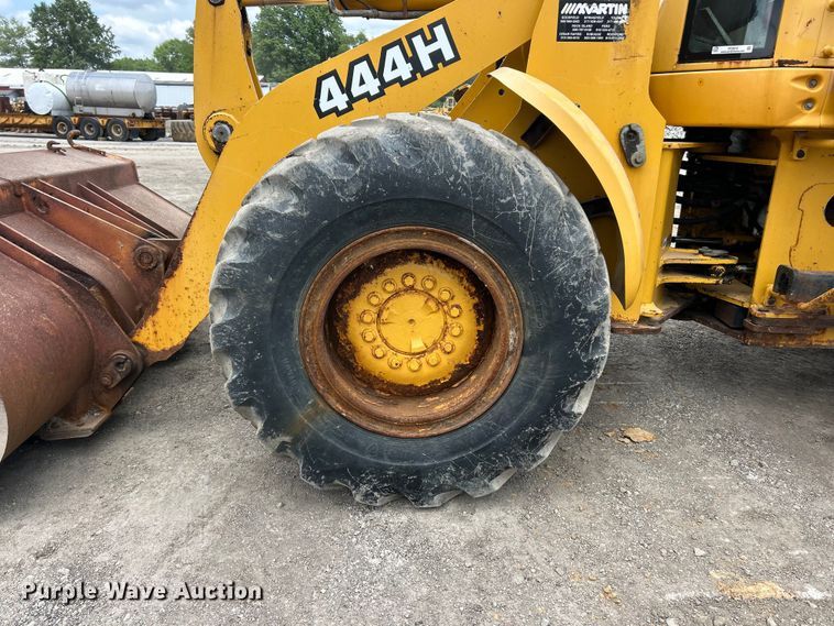 image for item FC2672 2000 John Deere 444H wheel loader