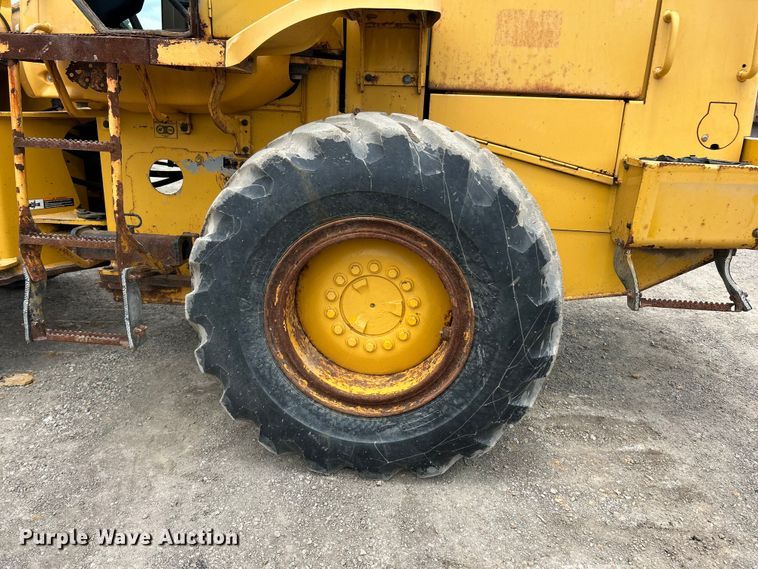 image for item FC2672 2000 John Deere 444H wheel loader