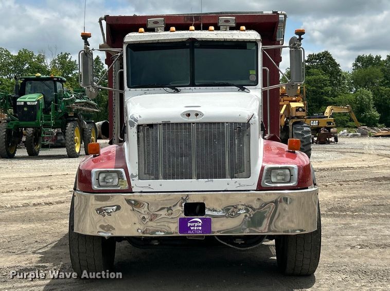 image for item FC2673 2003 Peterbilt PB330 dump truck