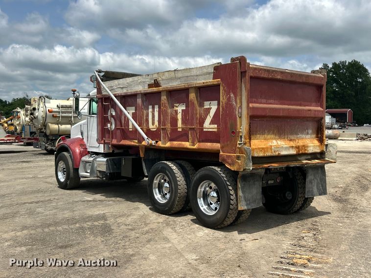image for item FC2673 2003 Peterbilt PB330 dump truck