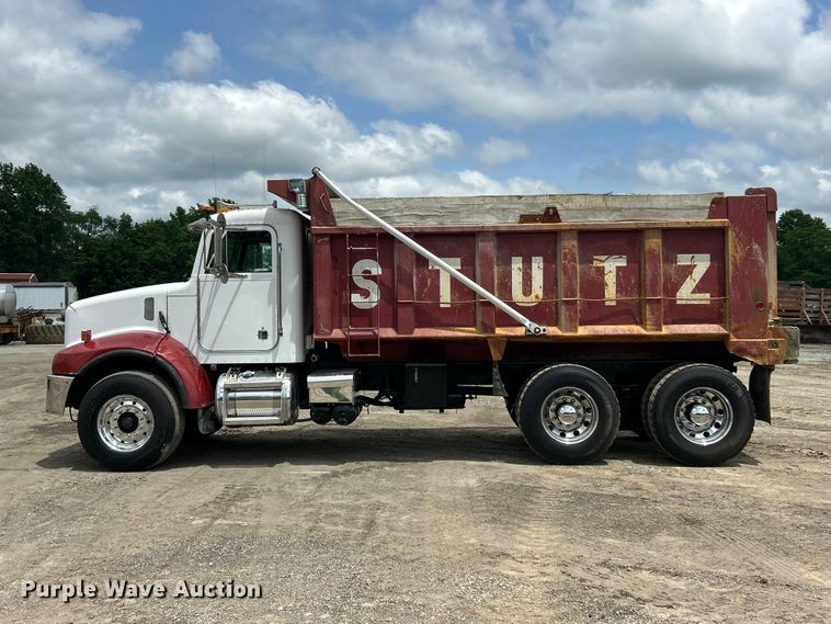 image for item FC2673 2003 Peterbilt PB330 dump truck