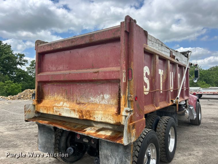 image for item FC2673 2003 Peterbilt PB330 dump truck