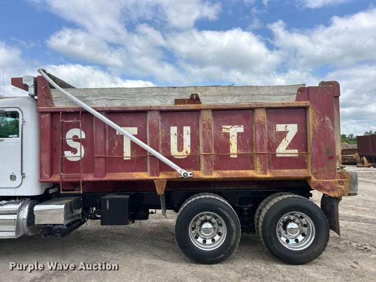 image for item FC2673 2003 Peterbilt PB330 dump truck