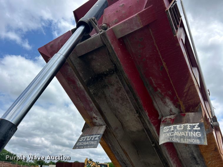 image for item FC2673 2003 Peterbilt PB330 dump truck