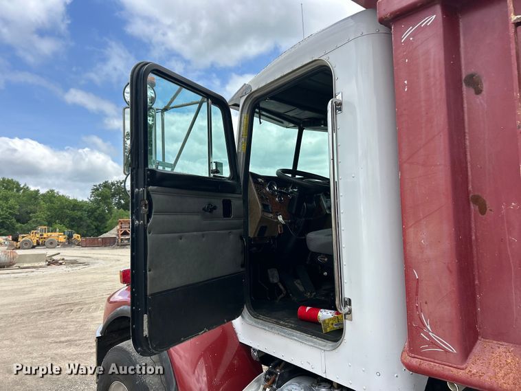image for item FC2673 2003 Peterbilt PB330 dump truck