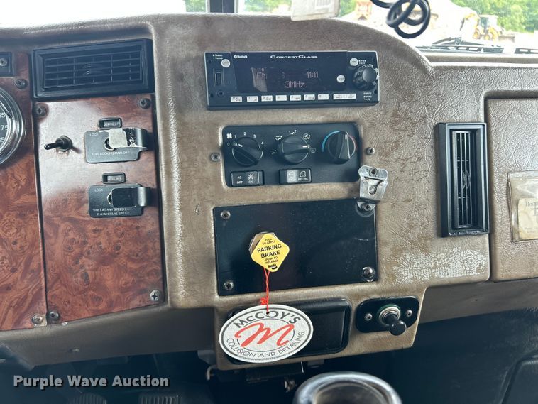 image for item FC2673 2003 Peterbilt PB330 dump truck