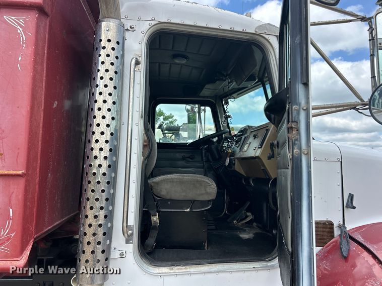 image for item FC2673 2003 Peterbilt PB330 dump truck