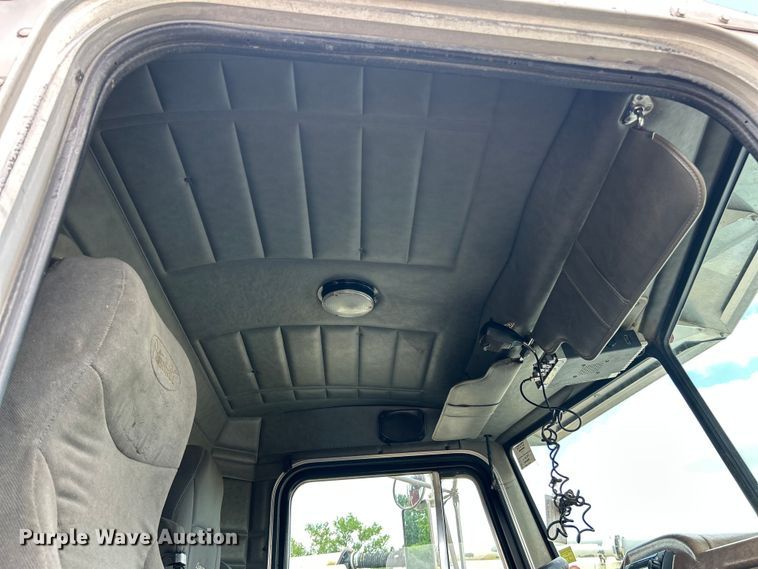 image for item FC2673 2003 Peterbilt PB330 dump truck