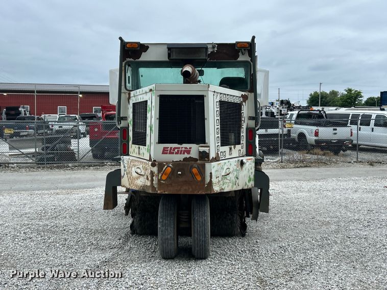 image for item FC2687 2007 Elgin Pelican Series S sweeper