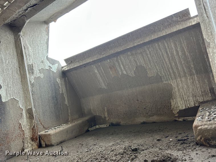 image for item FC2687 2007 Elgin Pelican Series S sweeper