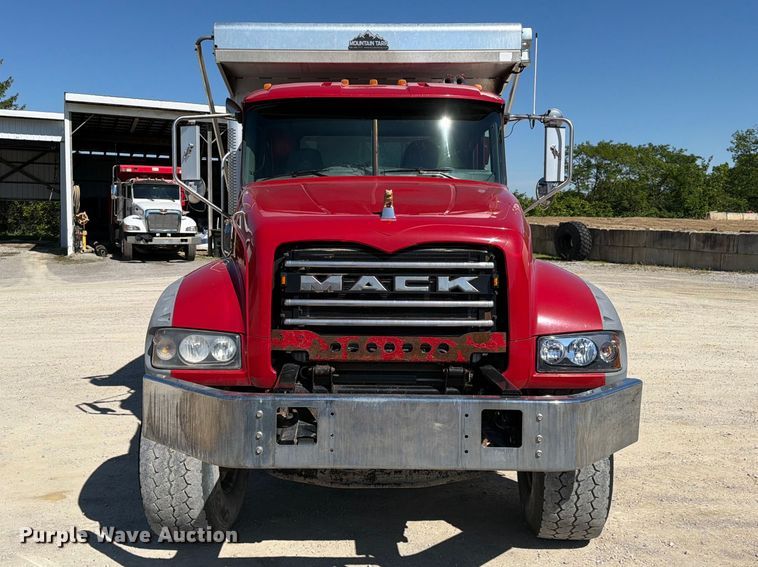 image for item FC3082 2018 Mack GU713 dump truck