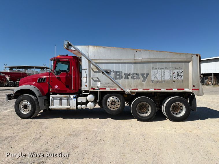 image for item FC3082 2018 Mack GU713 dump truck