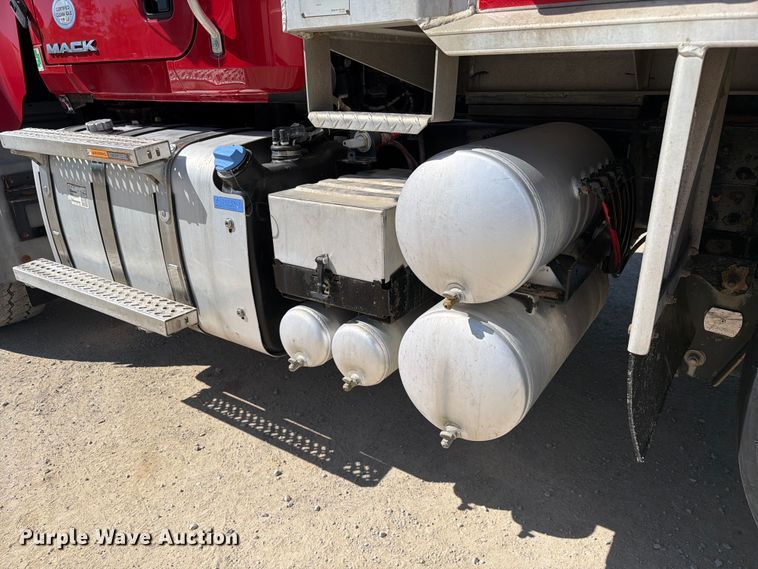 image for item FC3082 2018 Mack GU713 dump truck