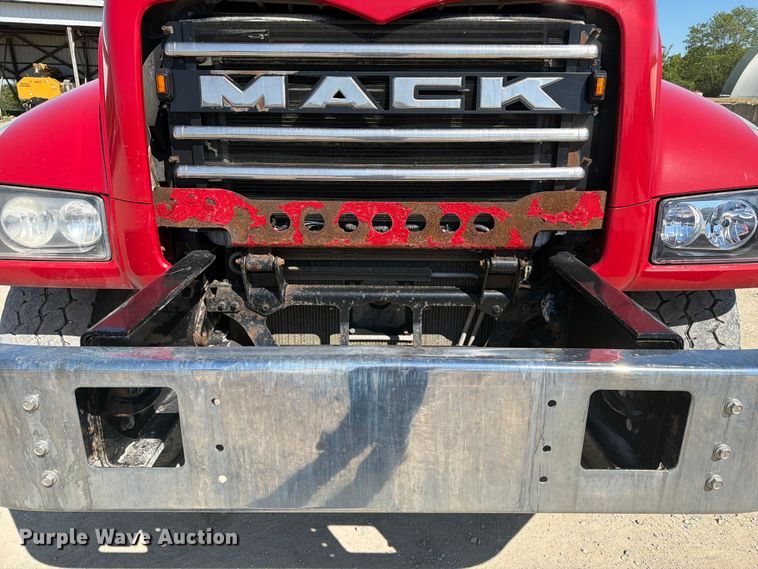 image for item FC3082 2018 Mack GU713 dump truck