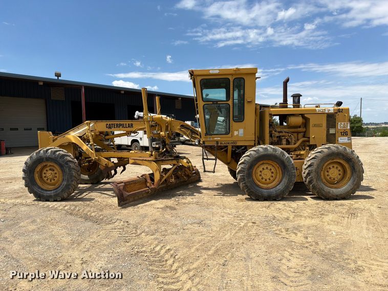 image for item FC3083 1994 Caterpillar 12G motor grader