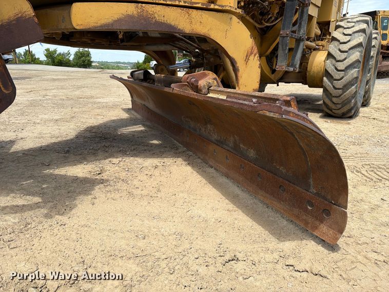 image for item FC3083 1994 Caterpillar 12G motor grader