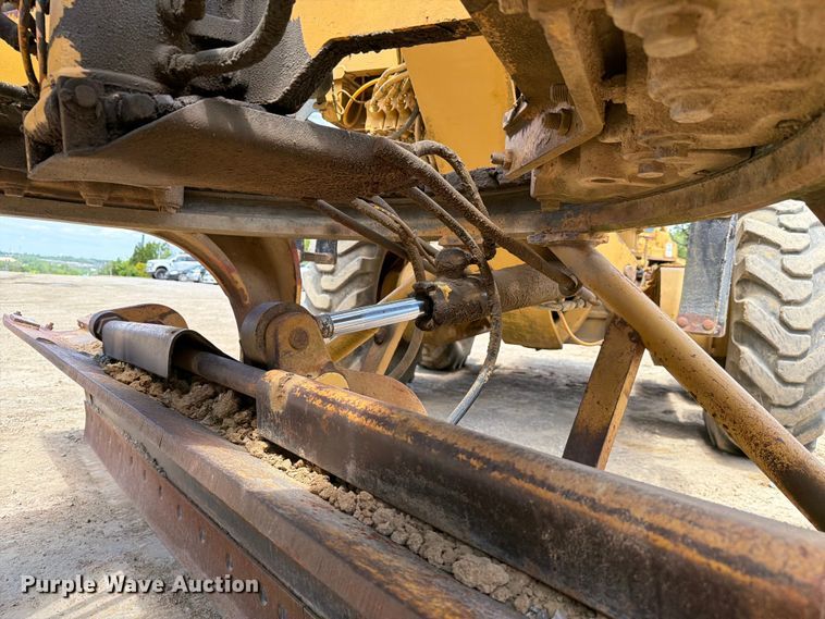 image for item FC3083 1994 Caterpillar 12G motor grader